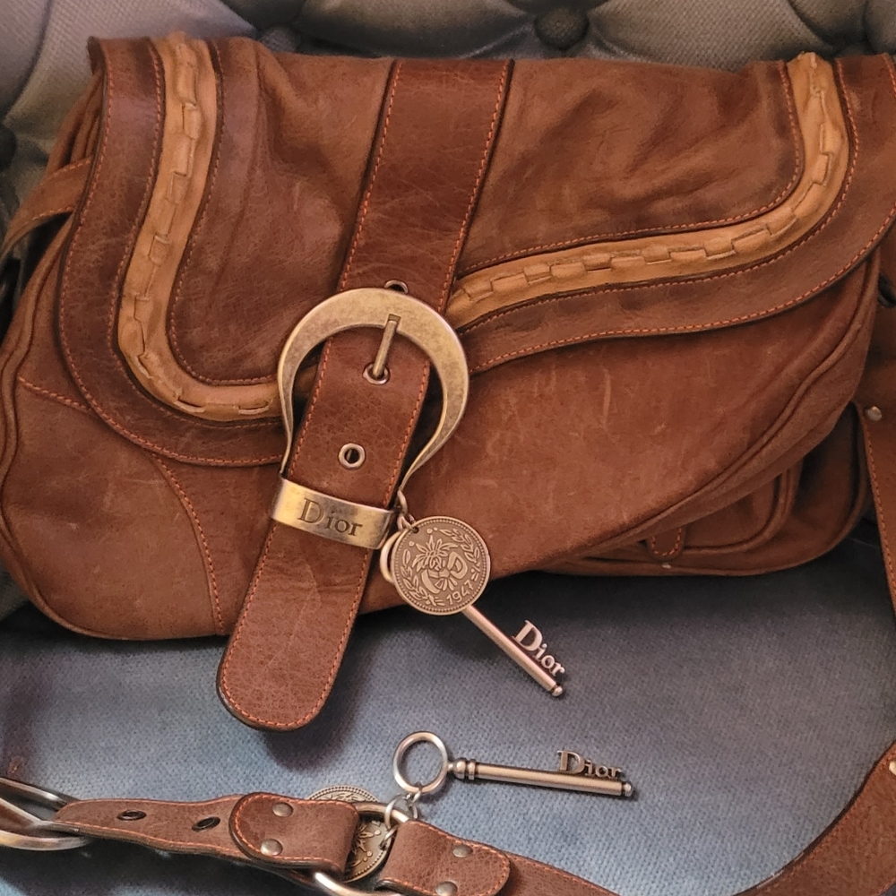 Classic Leather Christian Dior Saddle Bag